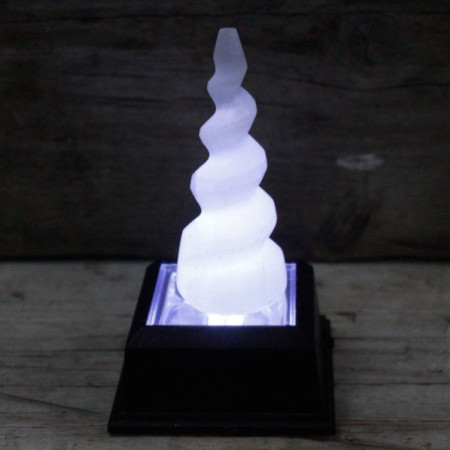 Tour en corne de licorne spirale en sélénite - 10 cm