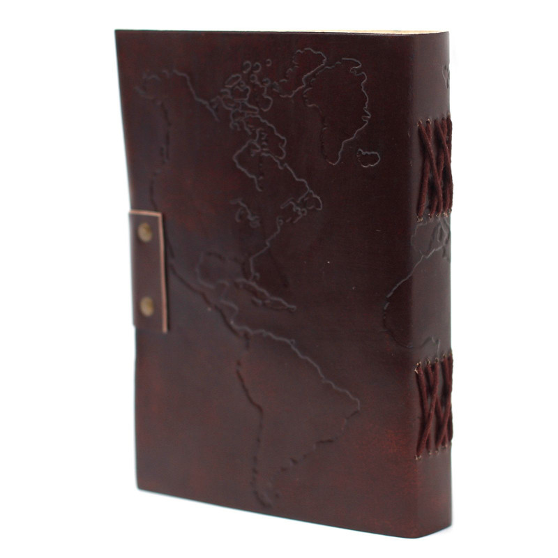 Carnet de notes en cuir avec carte du monde et coutures (18x13 cm)