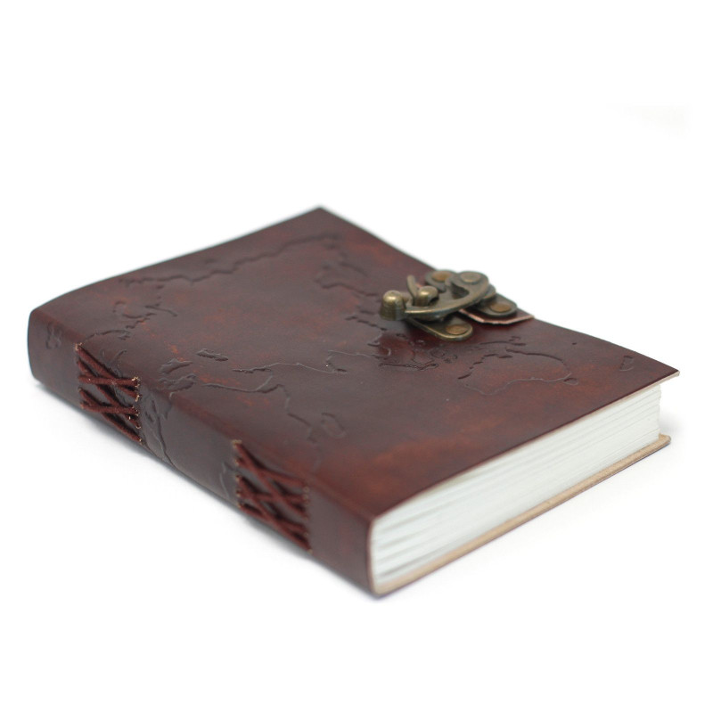 Carnet de notes en cuir avec carte du monde et coutures (18x13 cm)