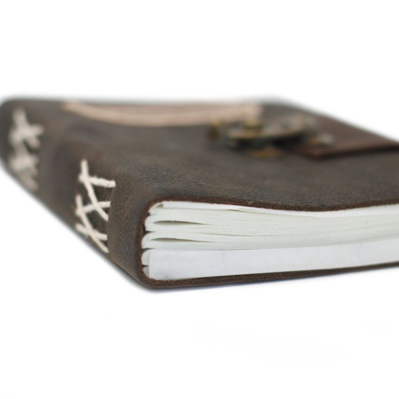 Carnet de notes Confessions en cuir noir avec cadenas (18x13 cm)