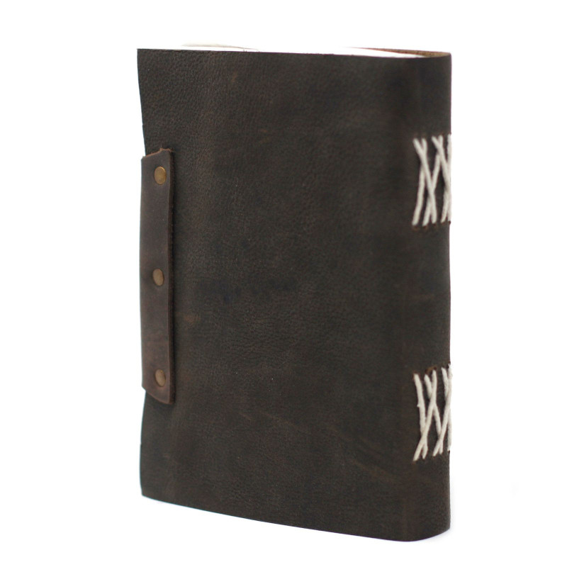 Carnet de notes Confessions en cuir noir avec cadenas (18x13 cm)
