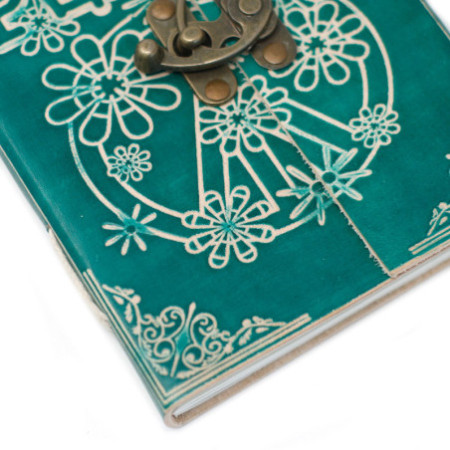Carnet de notes en cuir vert Peace avec cadenas (18 x 13 cm)