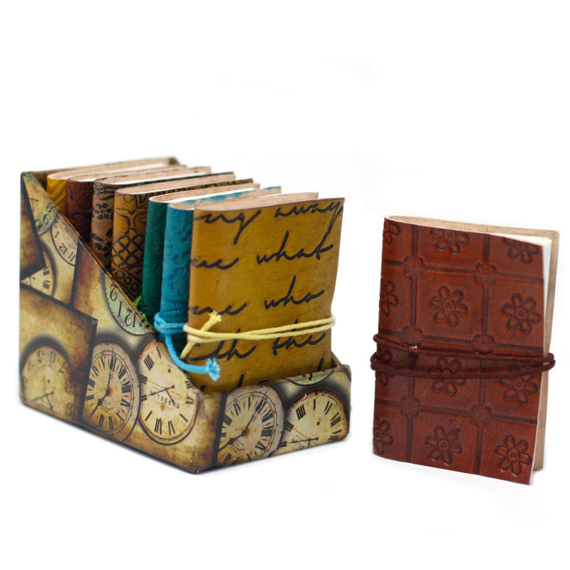 Mini carnet en cuir assorti (10x7,5 cm) - 1 pièce