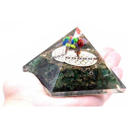 Pyramide d'orgonite - Acéturine verte et Fleur de vie - 70 mm