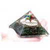 Pyramide d'orgonite - Acéturine verte et Fleur de vie - 70 mm