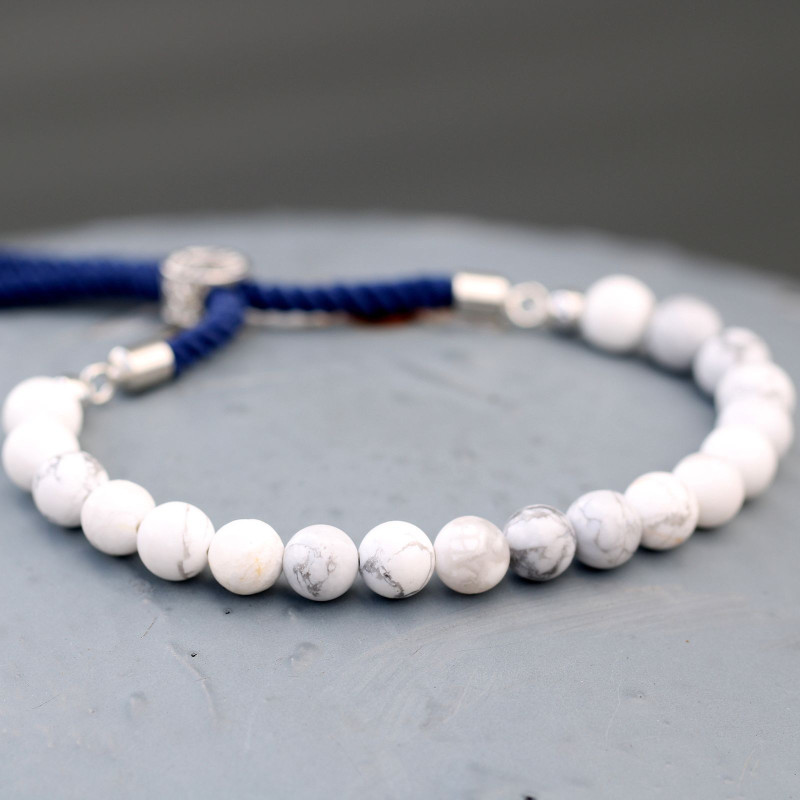 Bracelet en fil bleu marine plaqué argent 925 avec pierres précieuses - Howlite blanche