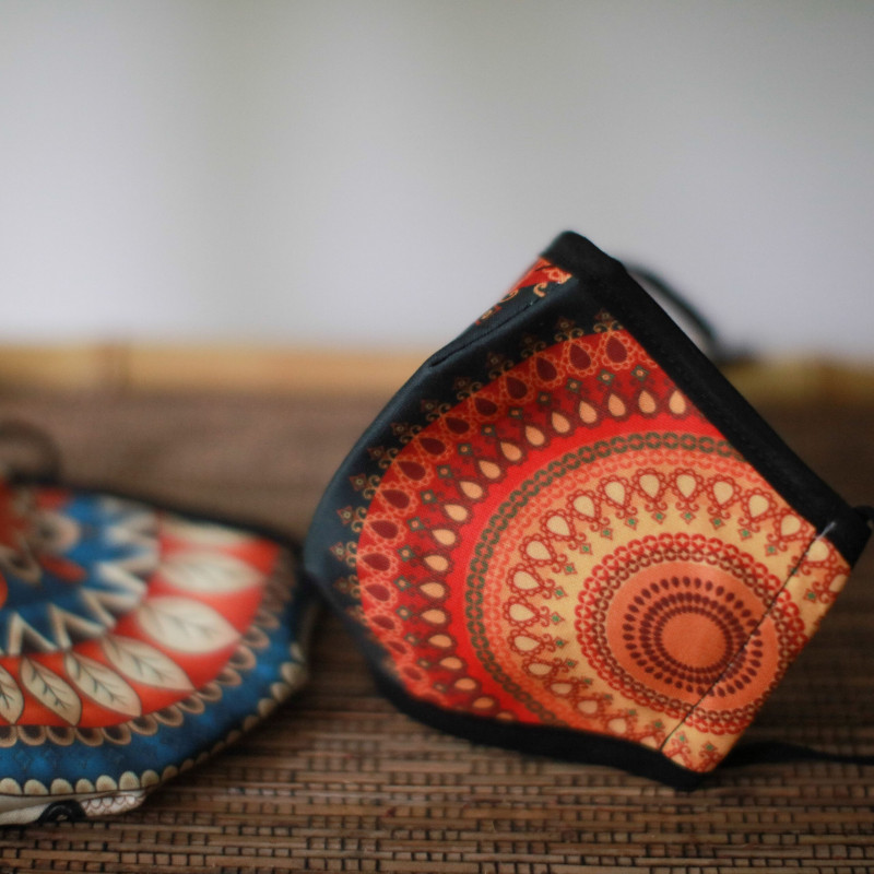 Masque réutilisable tendance - Mandala orange (adulte)