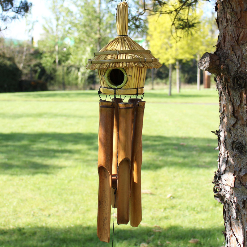 Nichoir rond en jonc de mer avec carillon 45 x 17 cm
