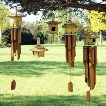Nichoir rond en jonc de mer avec carillon 45 x 17 cm