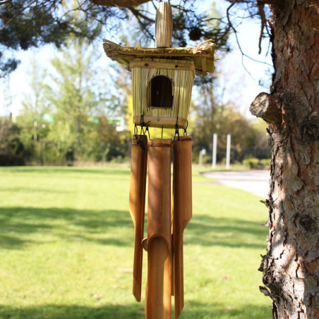 Nichoir carré en jonc de mer avec carillon 49 x 15 cm