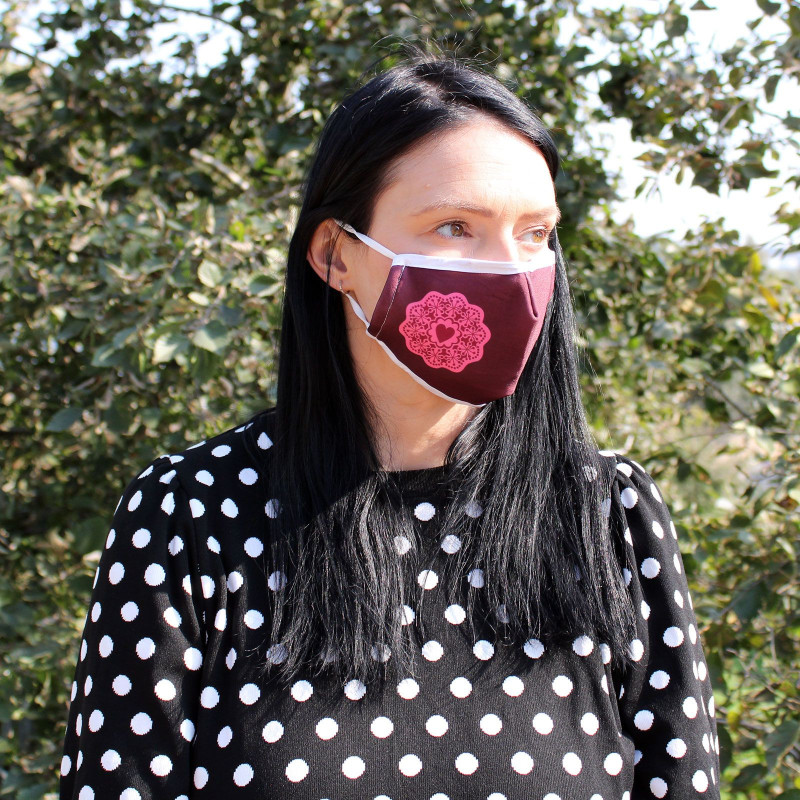 Masque réutilisable tendance - Cœur mandala rouge (adulte)
