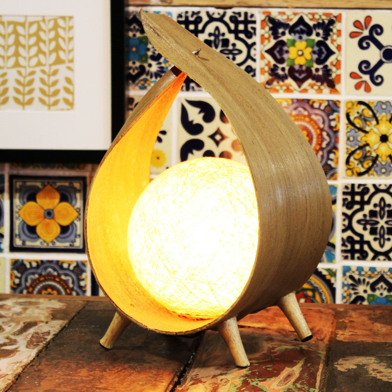 Lampe en noix de coco naturelle - Enveloppe naturelle