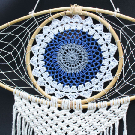 Capteur de rêves de protection - Grand œil en macramé blanc/bleu/gris