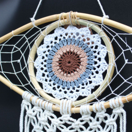 Capteur de rêves de protection - œil en macramé moyen blanc/gris/marron