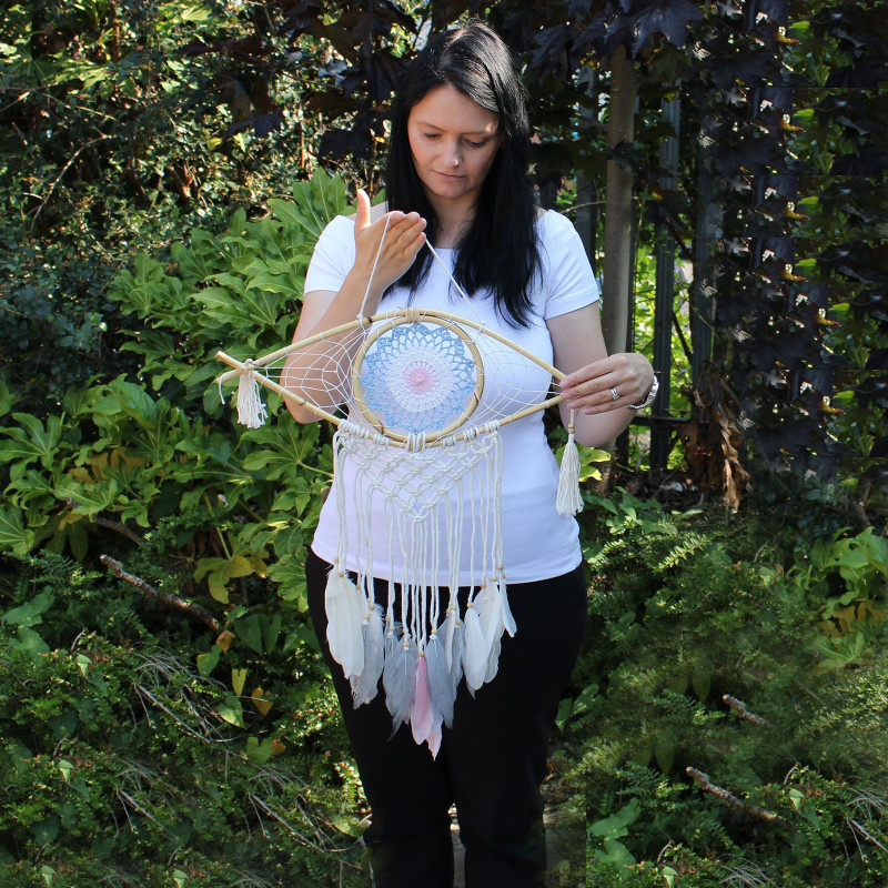Capteur de rêves de protection - œil en macramé moyen blanc/gris/marron