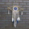 Capteur de rêves de protection - œil en macramé moyen blanc/bleu/gris