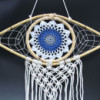 Capteur de rêves de protection - œil en macramé moyen blanc/bleu/gris