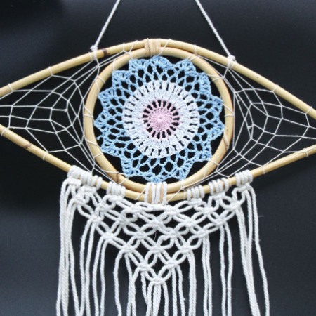 Capteur de rêves de protection - œil en macramé moyen bleu/blanc/rose