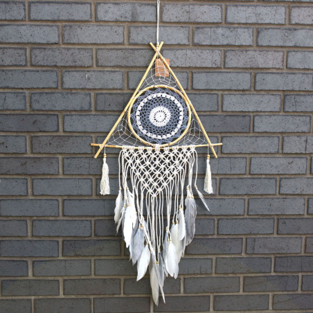 Capteur de rêves de protection - Grande pyramide en macramé blanc/gris