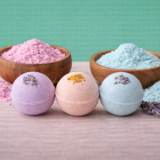 Boules et poussières de Bain